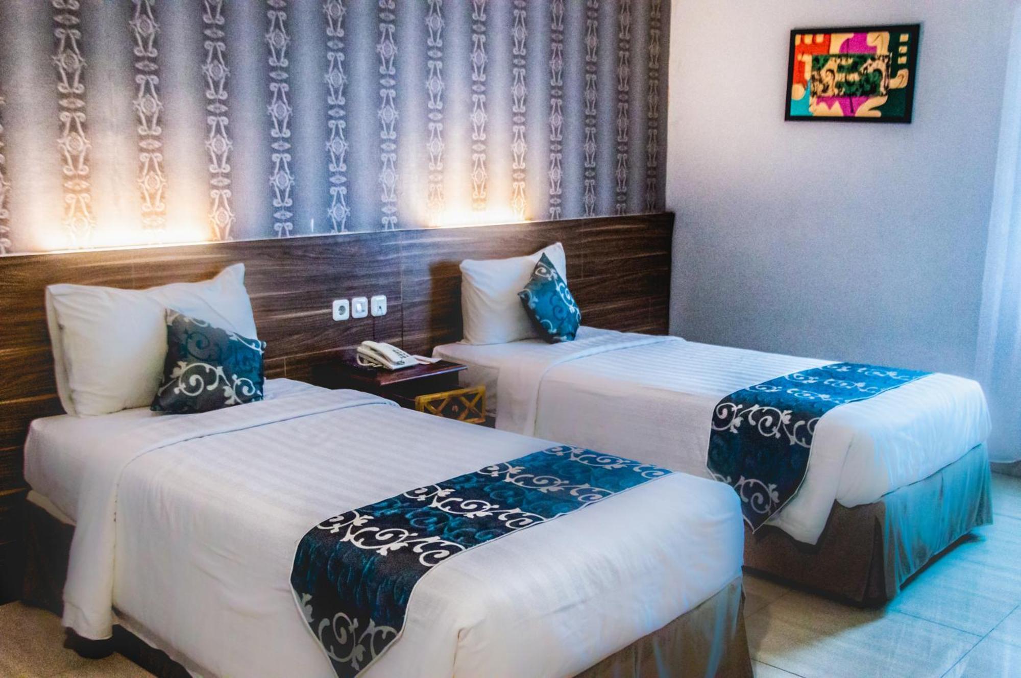 Grand Amira Solo, Azana Collection Surakarta (Solo)