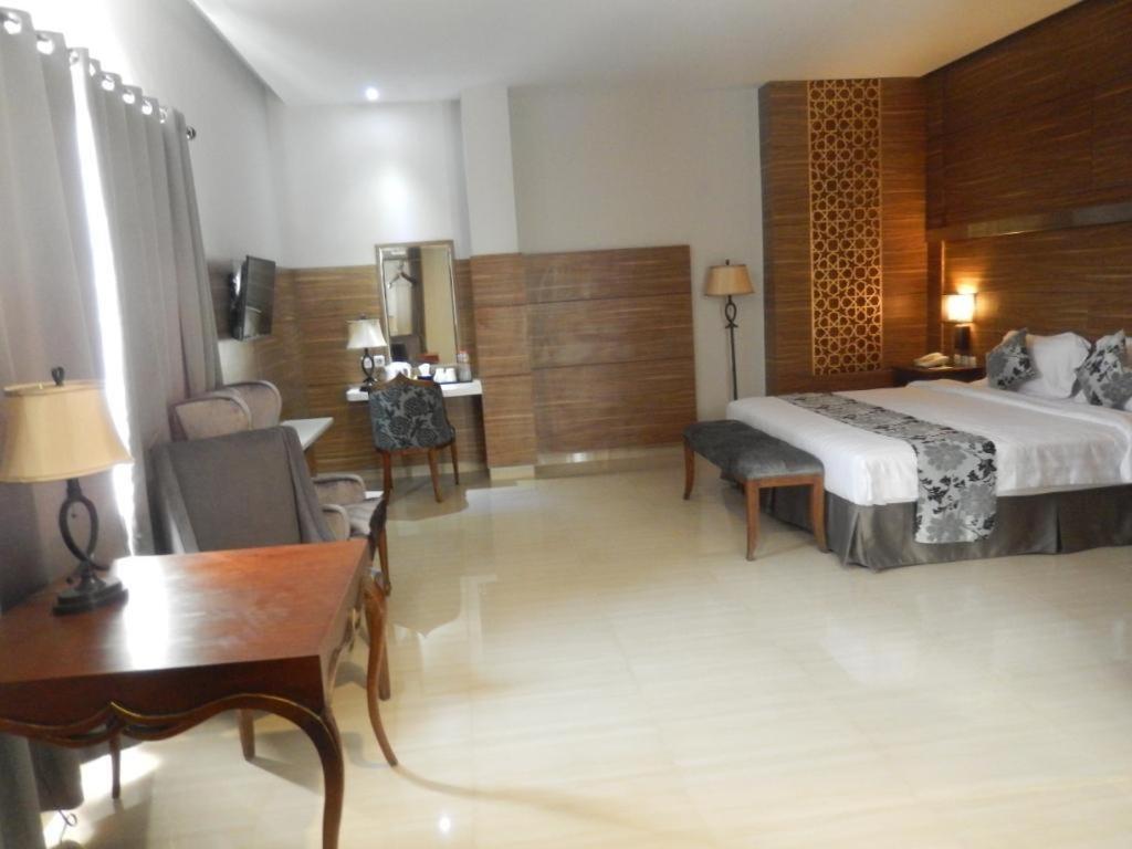 Hotel Grand Amira Solo, Azana Collection 2*