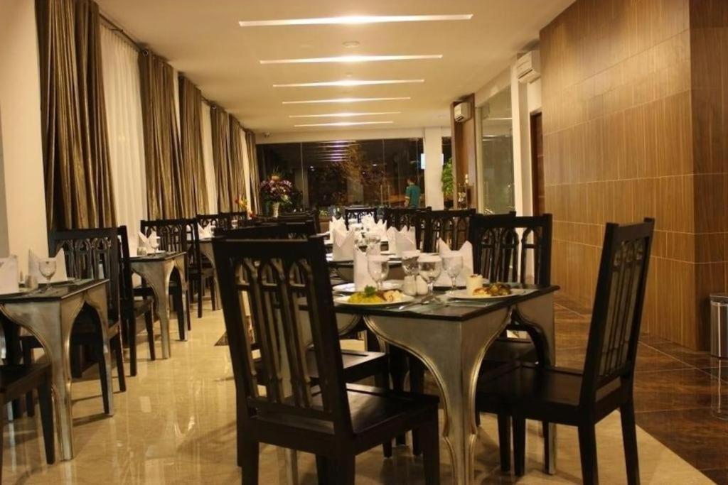 Grand Amira Solo, Azana Collection 2* Surakarta (Solo)