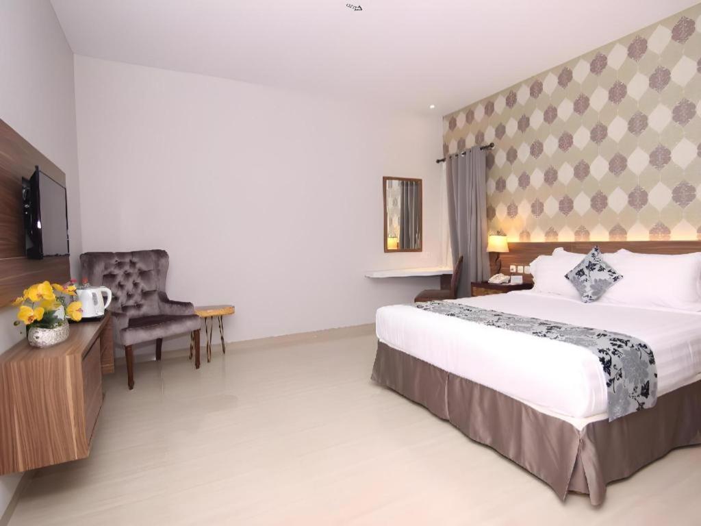 Hotel Grand Amira Solo, Azana Collection
